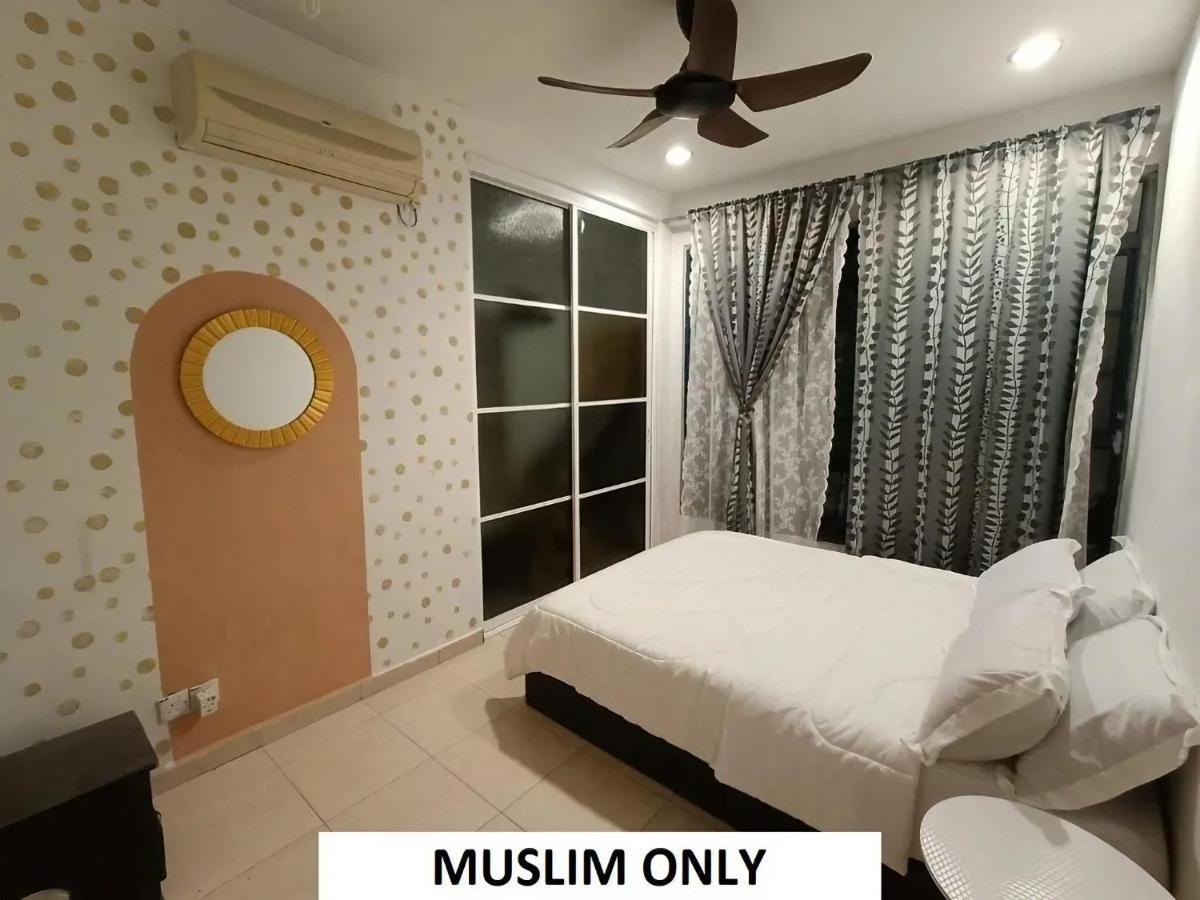 Homestay Laman Nuri, Kota Damansara Petaling Jaya Exterior photo